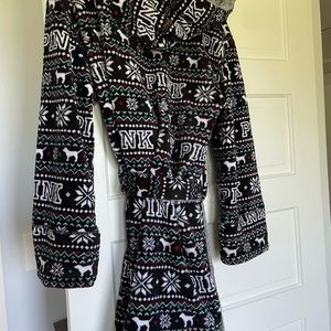 Pink thick robe in excellent condition with hood